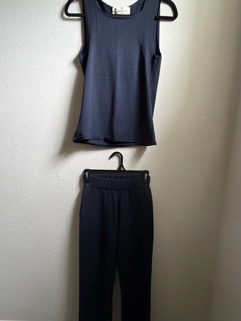 Classic Women's Black Tank Top - Sleek Everyday Layering